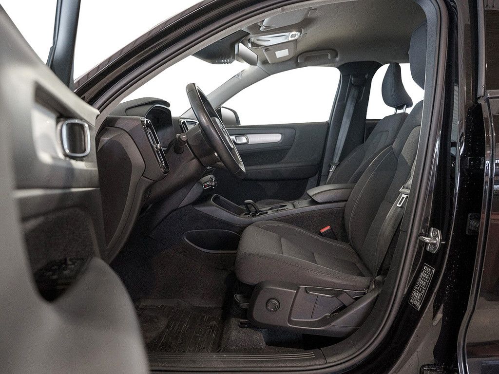 Volvo XC40 T3 Momentum Pro KAMERA NAVI W-LAN AHK LED foto 6