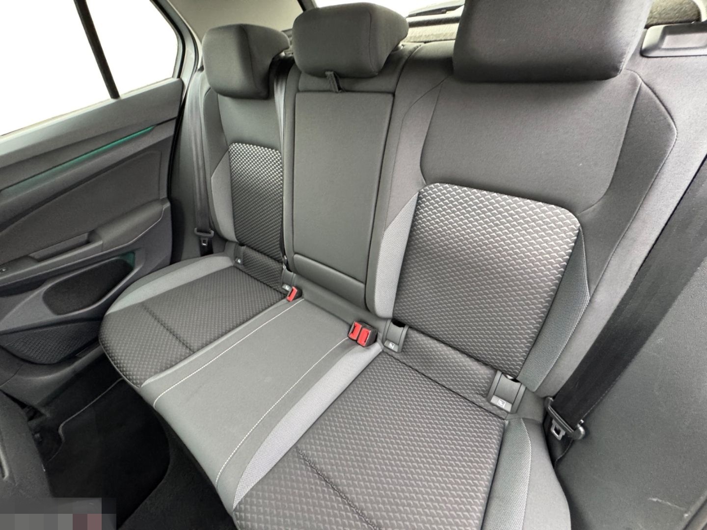 Volkswagen Golf 8 2.0 TDI Active LED/NAVI/PANO/AHK/APP+++ foto 13