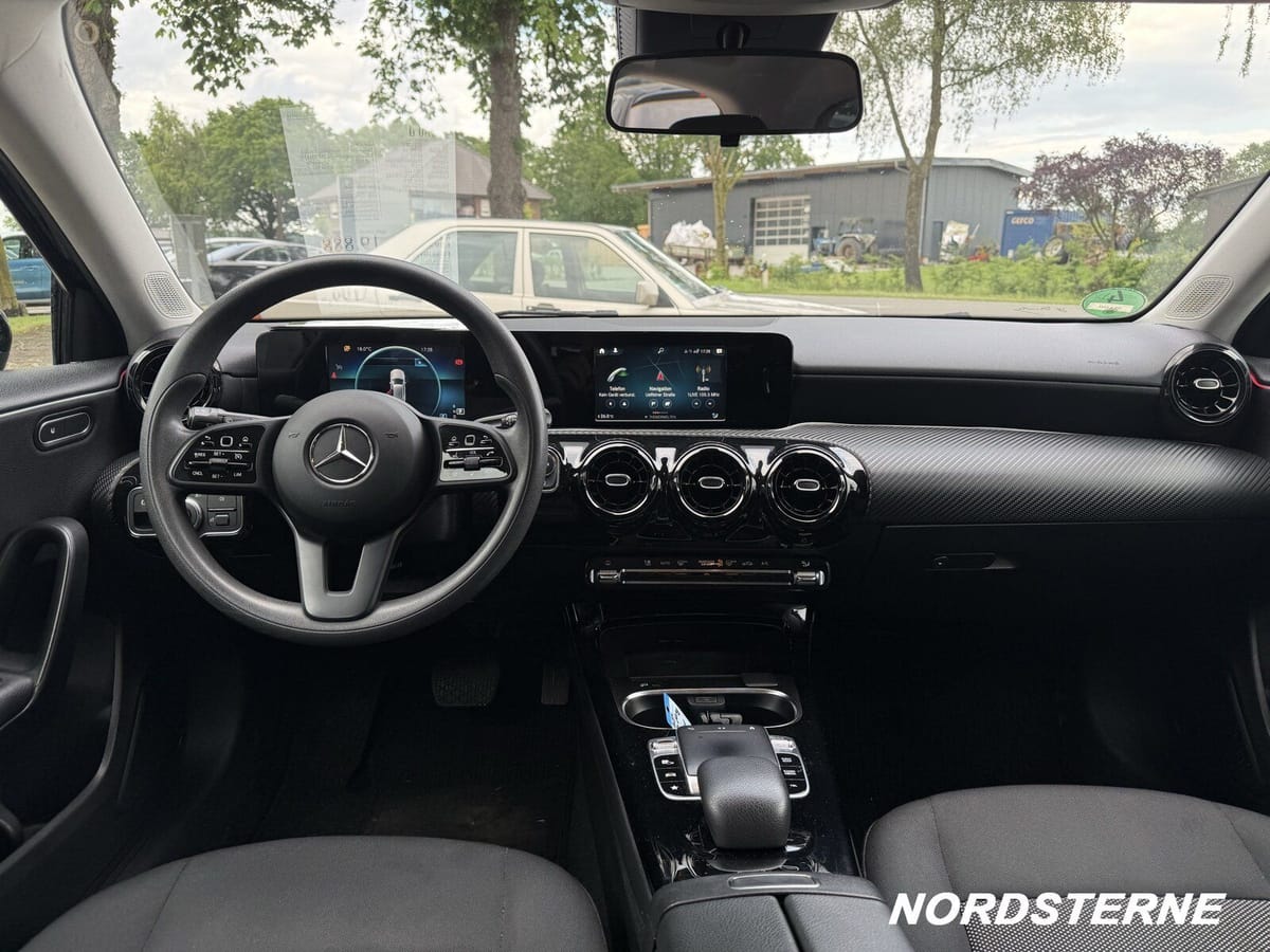 Mercedes-Benz A 180 d Automatik AHK Navi LED Sitzheizung PTS foto 2