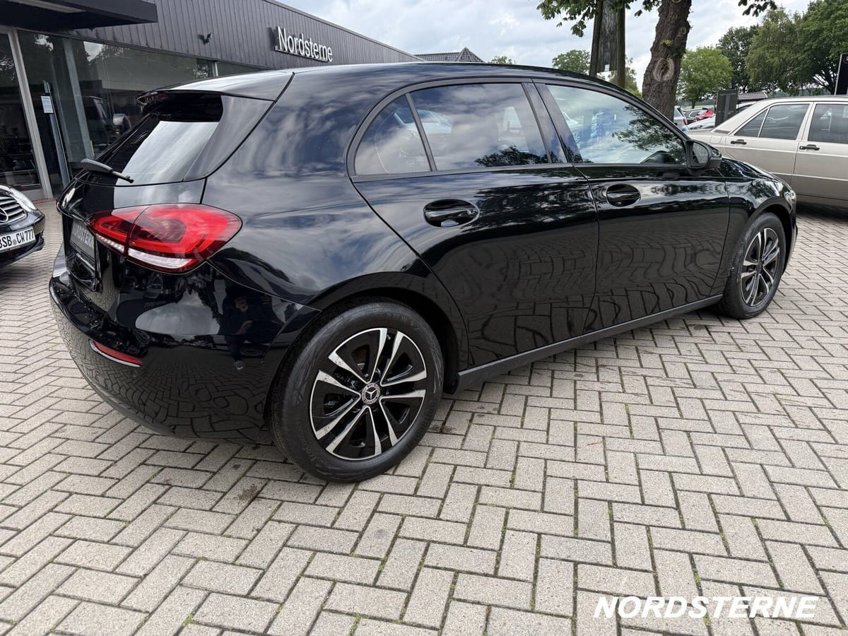 Mercedes-Benz A 180 d Automatik AHK Navi LED Sitzheizung PTS foto 4