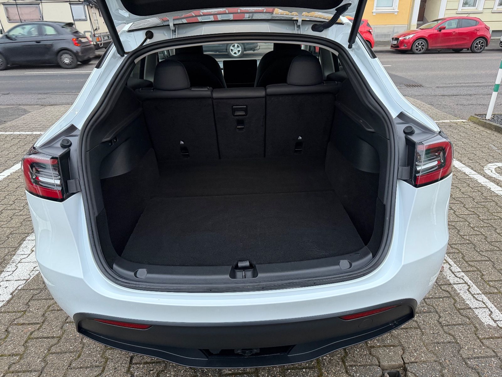 Tesla Model Y RWD 1-HAND AHK AUTOPILOT SOH 93,5 % foto 15