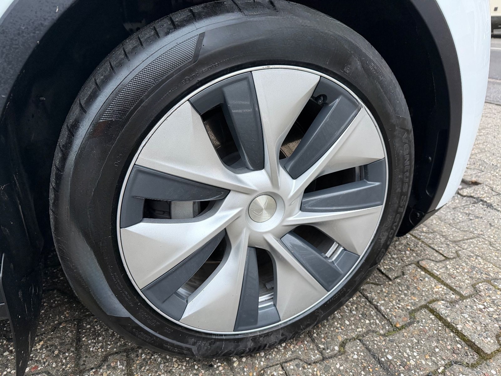 Tesla Model Y RWD 1-HAND AHK AUTOPILOT SOH 93,5 % foto 20