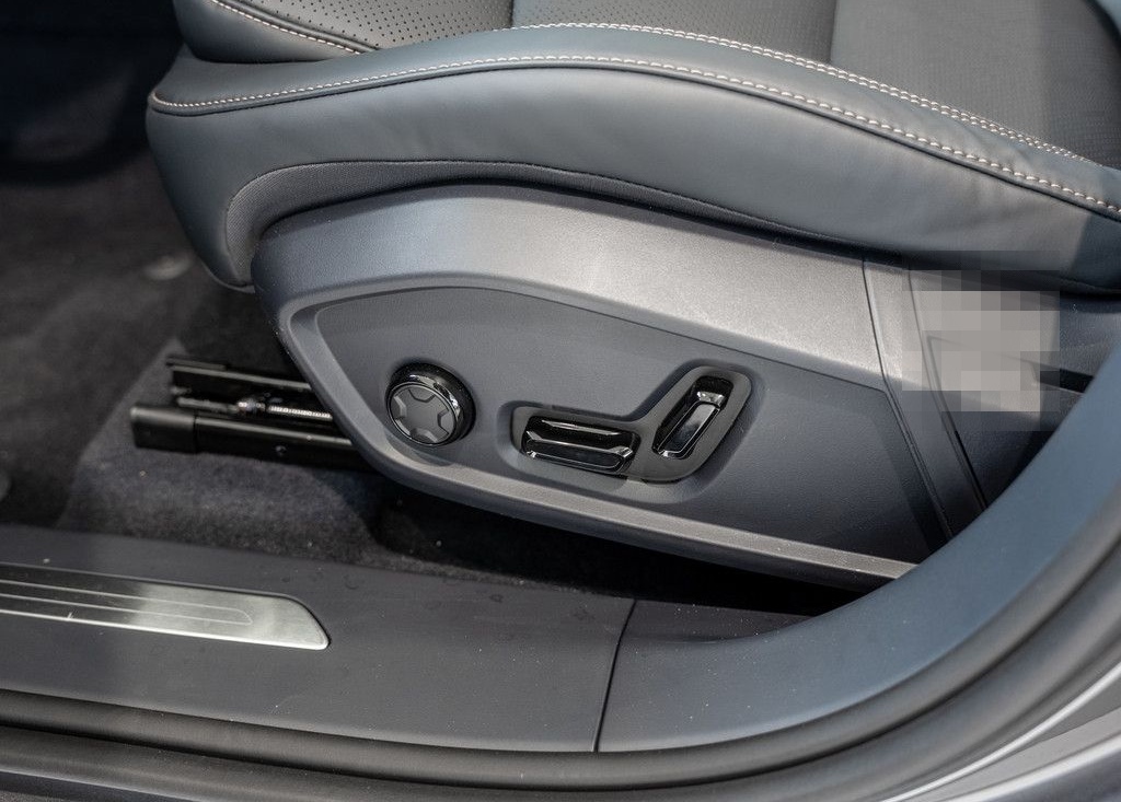 Lynk&Co 08 More ACC SITZBELÜFTUNG PANO MATRIX-LED 360° foto 19