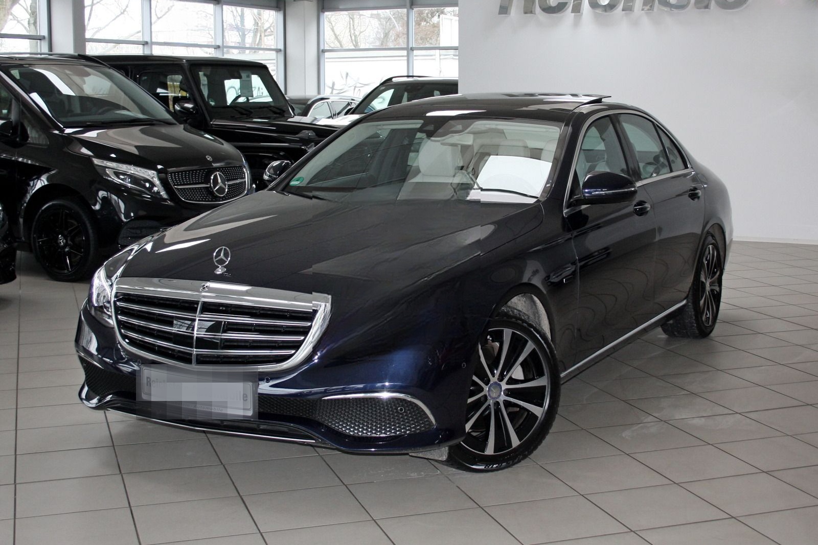 Mercedes-Benz E 300 e PANO TOTW DISTR AIRM MEMORY NETTO 28.500