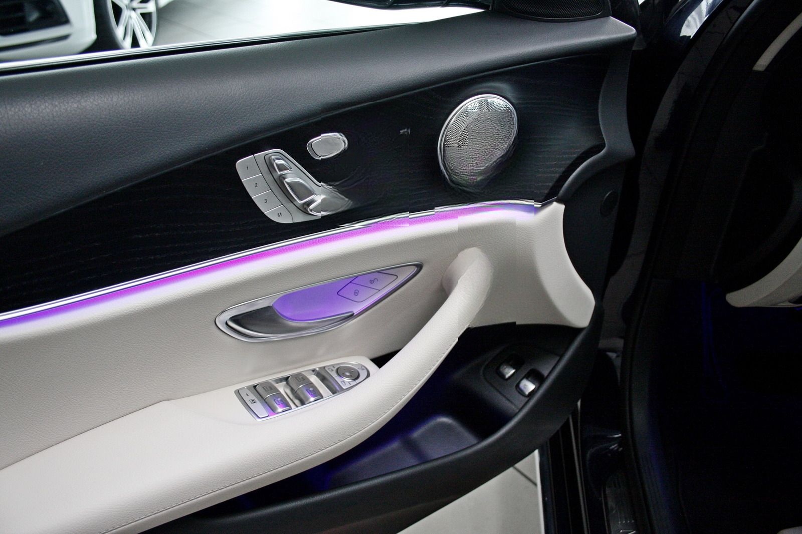 Mercedes-Benz E 300 e PANO TOTW DISTR AIRM MEMORY NETTO 28.500 foto 12