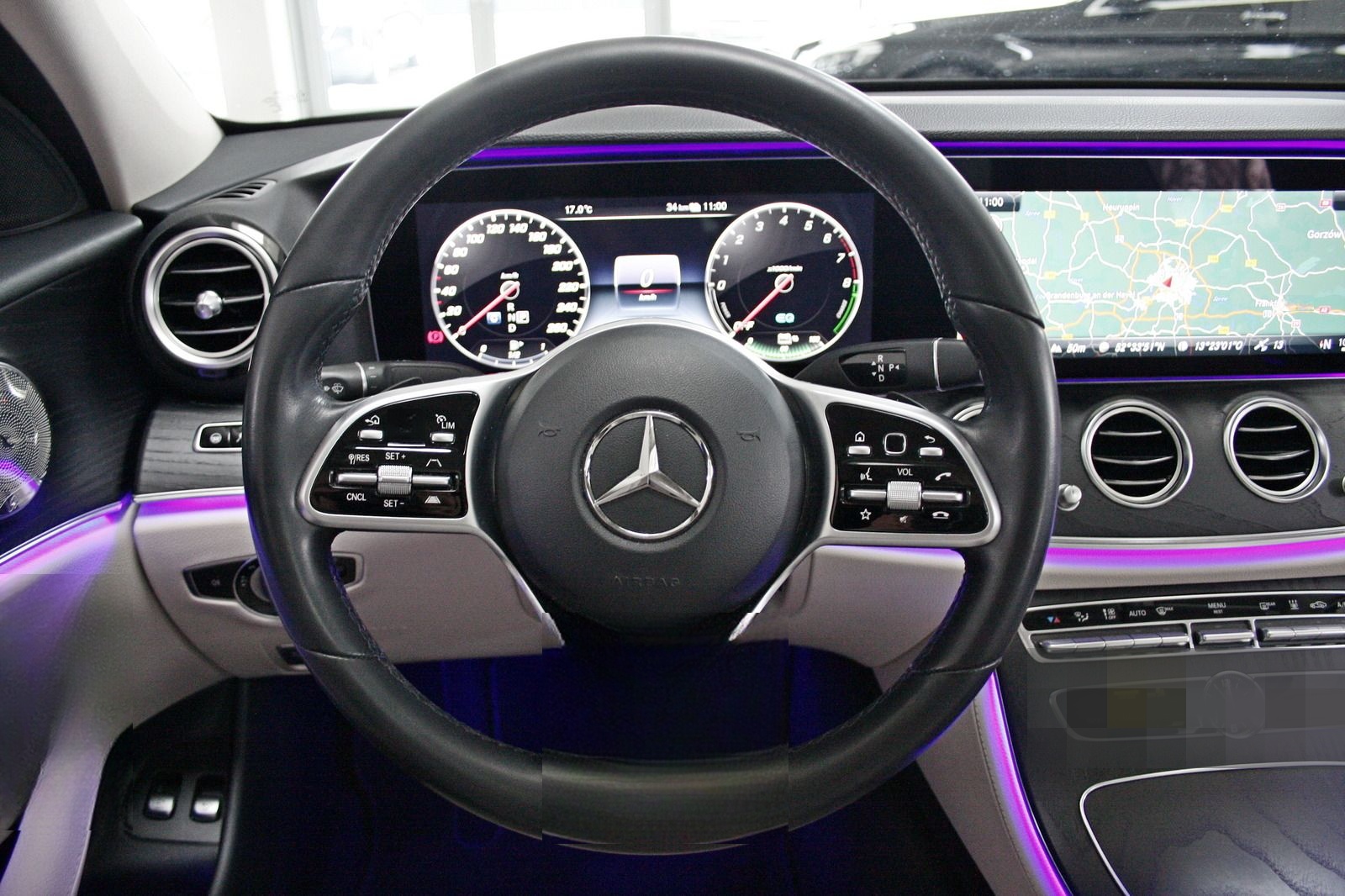 Mercedes-Benz E 300 e PANO TOTW DISTR AIRM MEMORY NETTO 28.500 foto 15