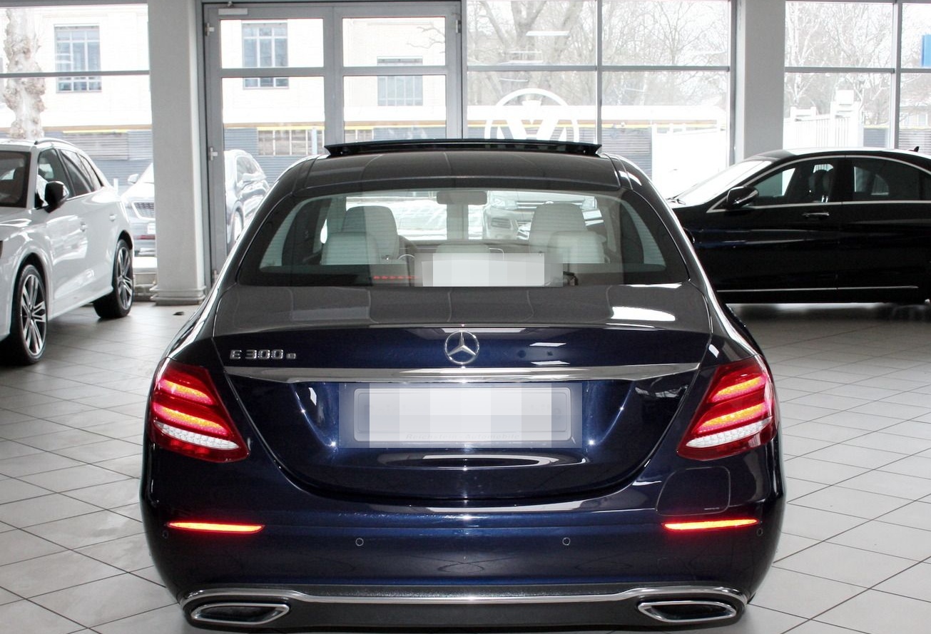 Mercedes-Benz E 300 e PANO TOTW DISTR AIRM MEMORY NETTO 28.500 foto 7
