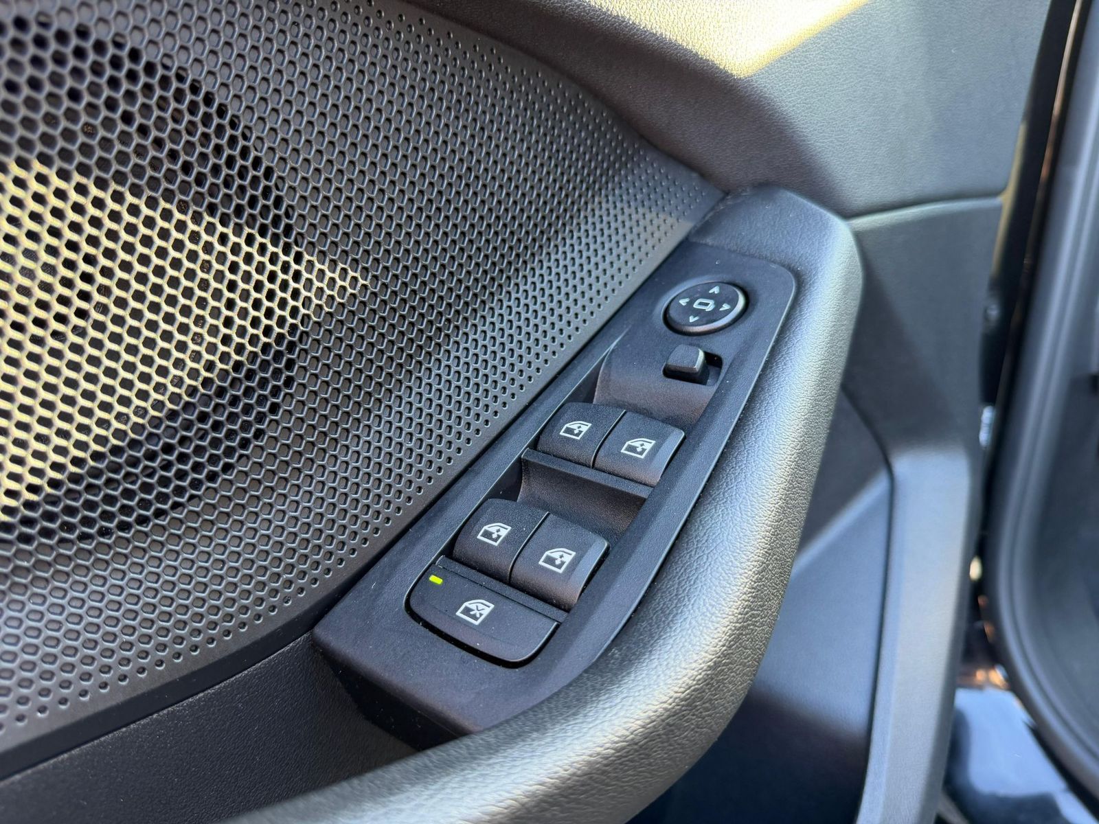 BMW 118 i Limousine Advantage | Automatik | LED foto 17