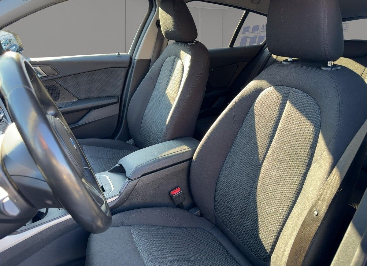 BMW 118 i Limousine Advantage | Automatik | LED foto 7