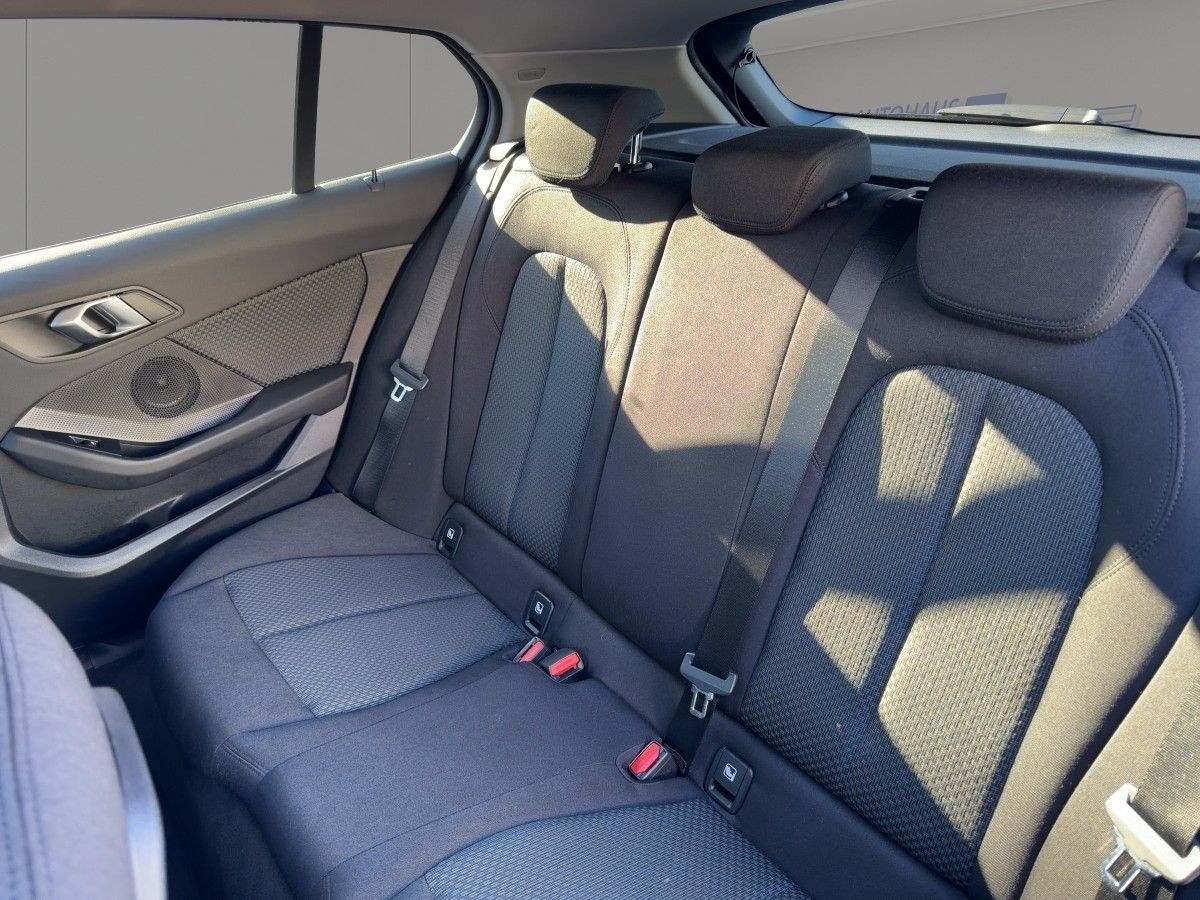 BMW 118 i Limousine Advantage | Automatik | LED foto 8