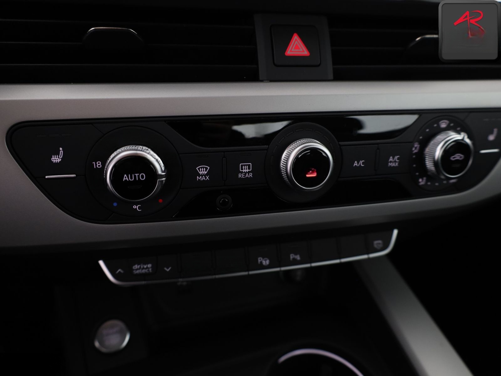 Audi A4 40 TDI SPORTSITZE,MEMORY,NAVI,PARKLENKASSIST foto 21