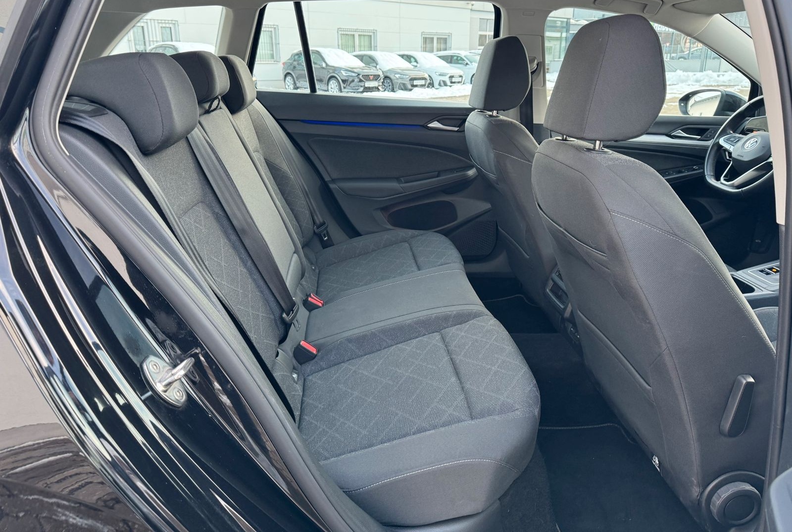 Volkswagen Golf Var. Life 2.0 TDI DSG ACC APP KAM NAVI foto 16