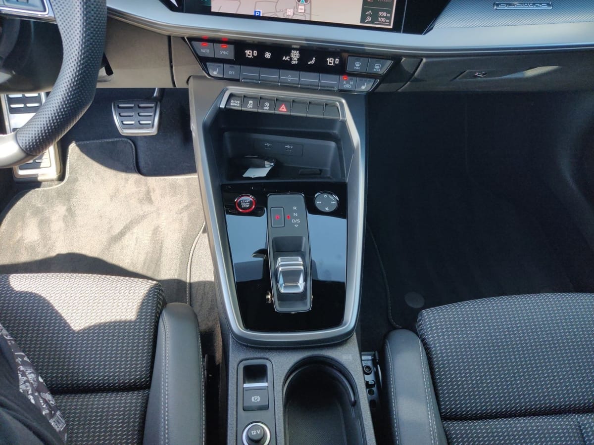Audi S3 Limousine 2.0 TFSI q. S-Tronic , Optik schwar foto 11