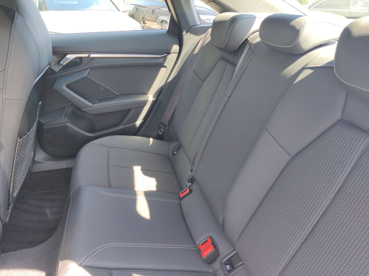 Audi S3 Limousine 2.0 TFSI q. S-Tronic , Optik schwar foto 13