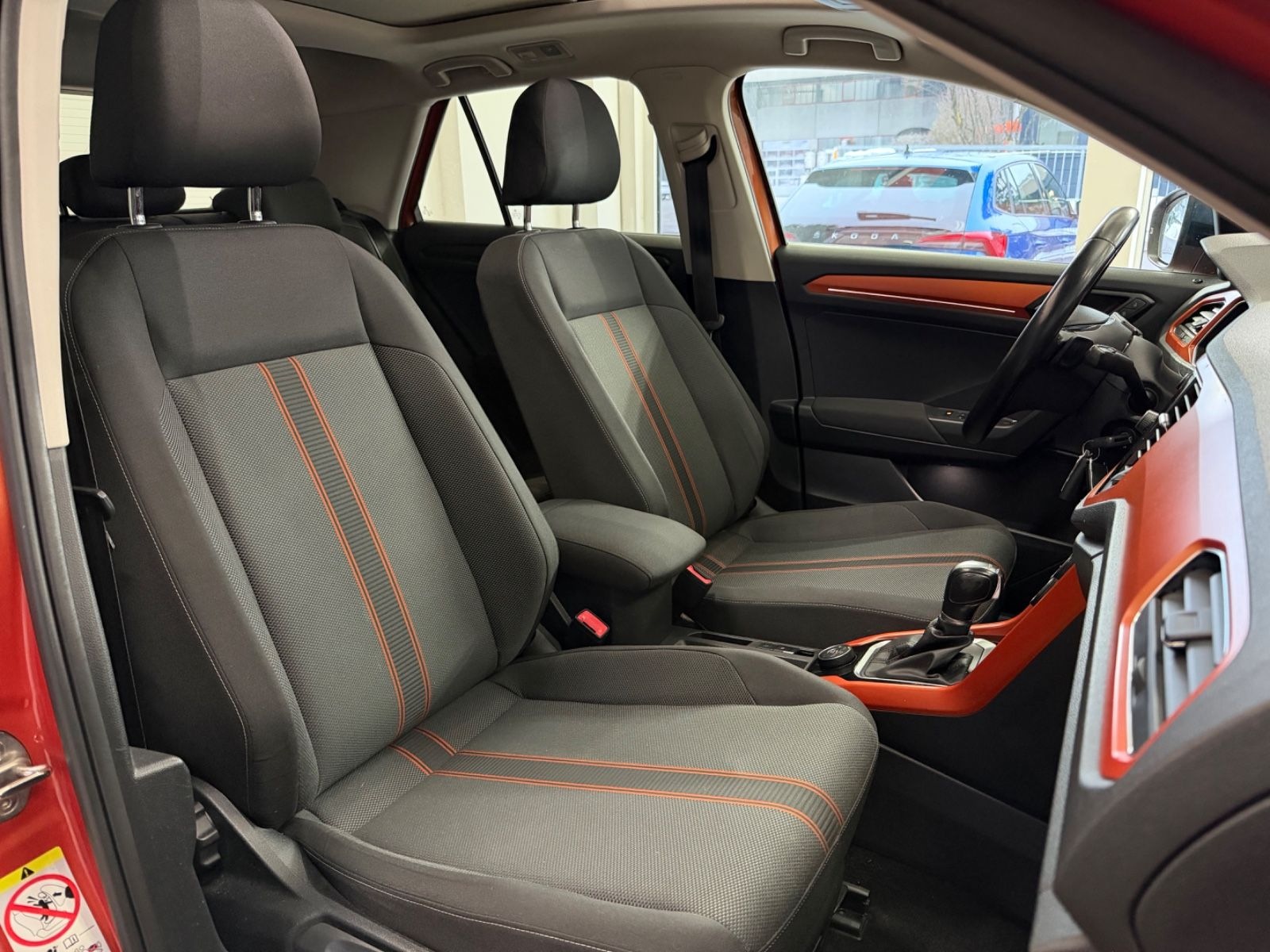Volkswagen T-Roc 1.5 TSI DSG Style 4Motion Pano LED Navi foto 13