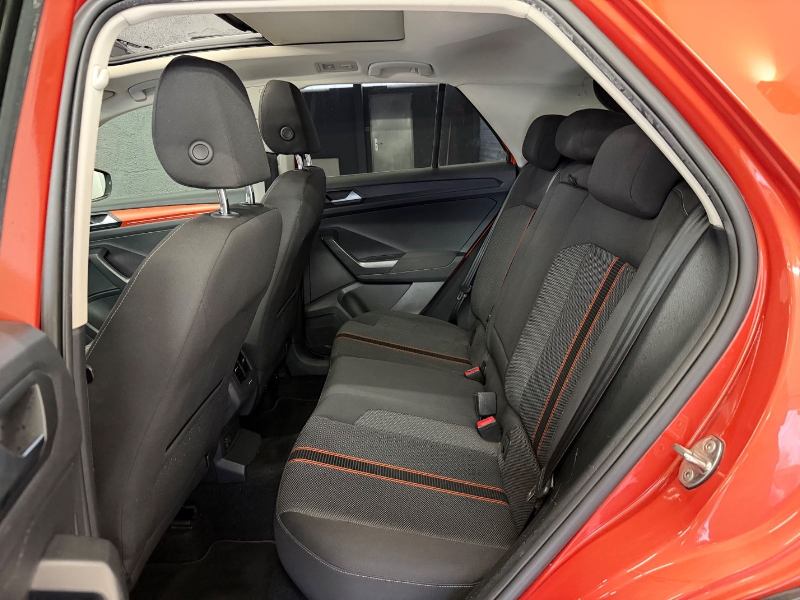 Volkswagen T-Roc 1.5 TSI DSG Style 4Motion Pano LED Navi foto 15