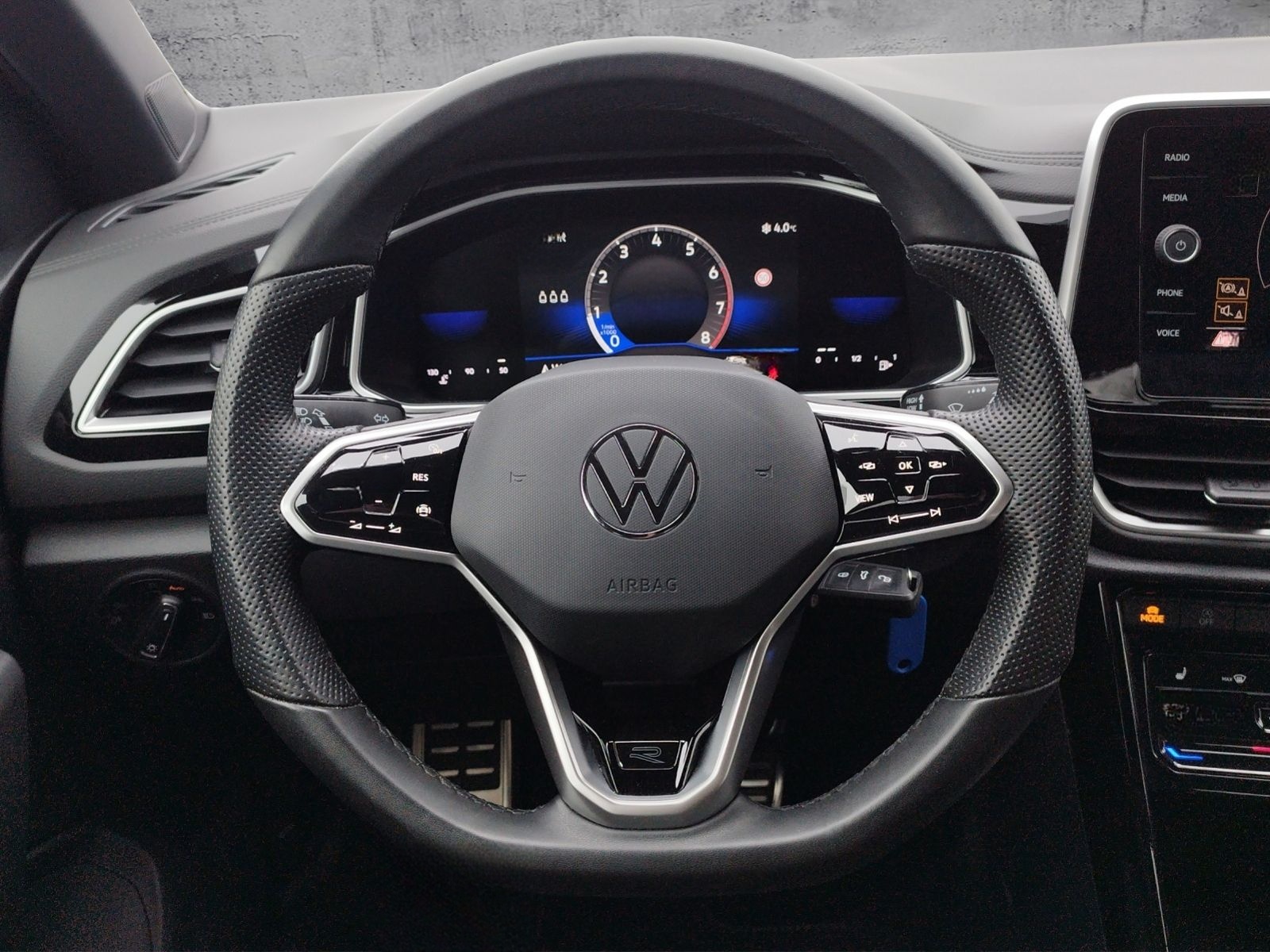 Volkswagen T-Roc 1.0 TSI R-LINE/LED+/ERGOACTIVE/RFK/NAV foto 8