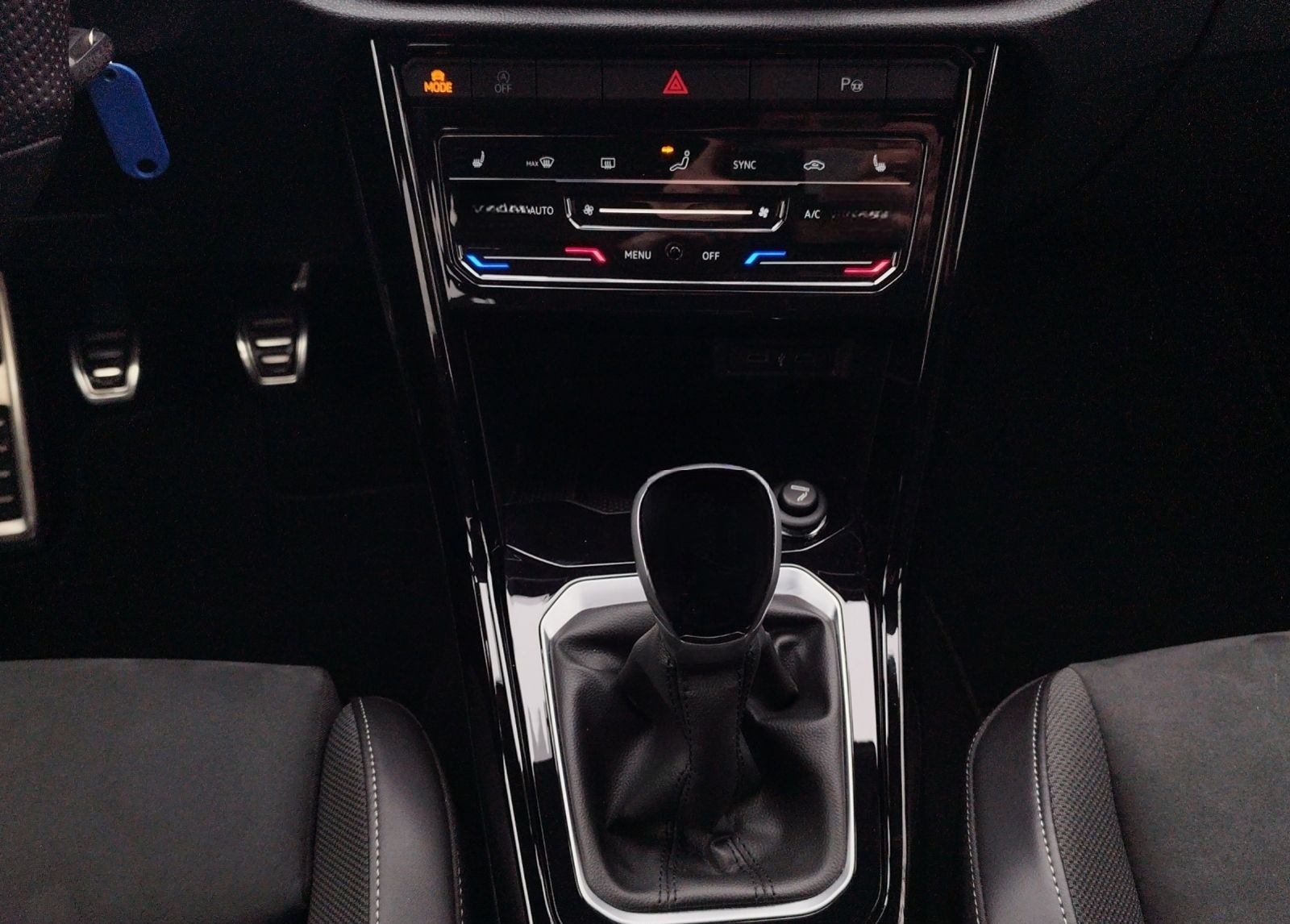 Volkswagen T-Roc 1.0 TSI R-LINE/LED+/ERGOACTIVE/RFK/NAV foto 10