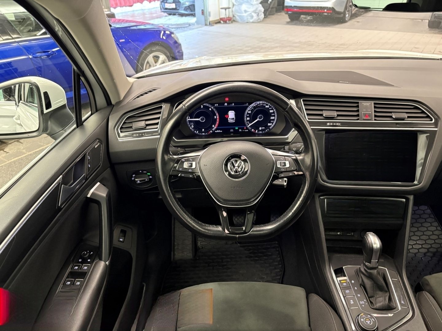 Volkswagen Tiguan 4Mo 2.0 TDI DSG Highline 19 LED PANO AREA foto 13