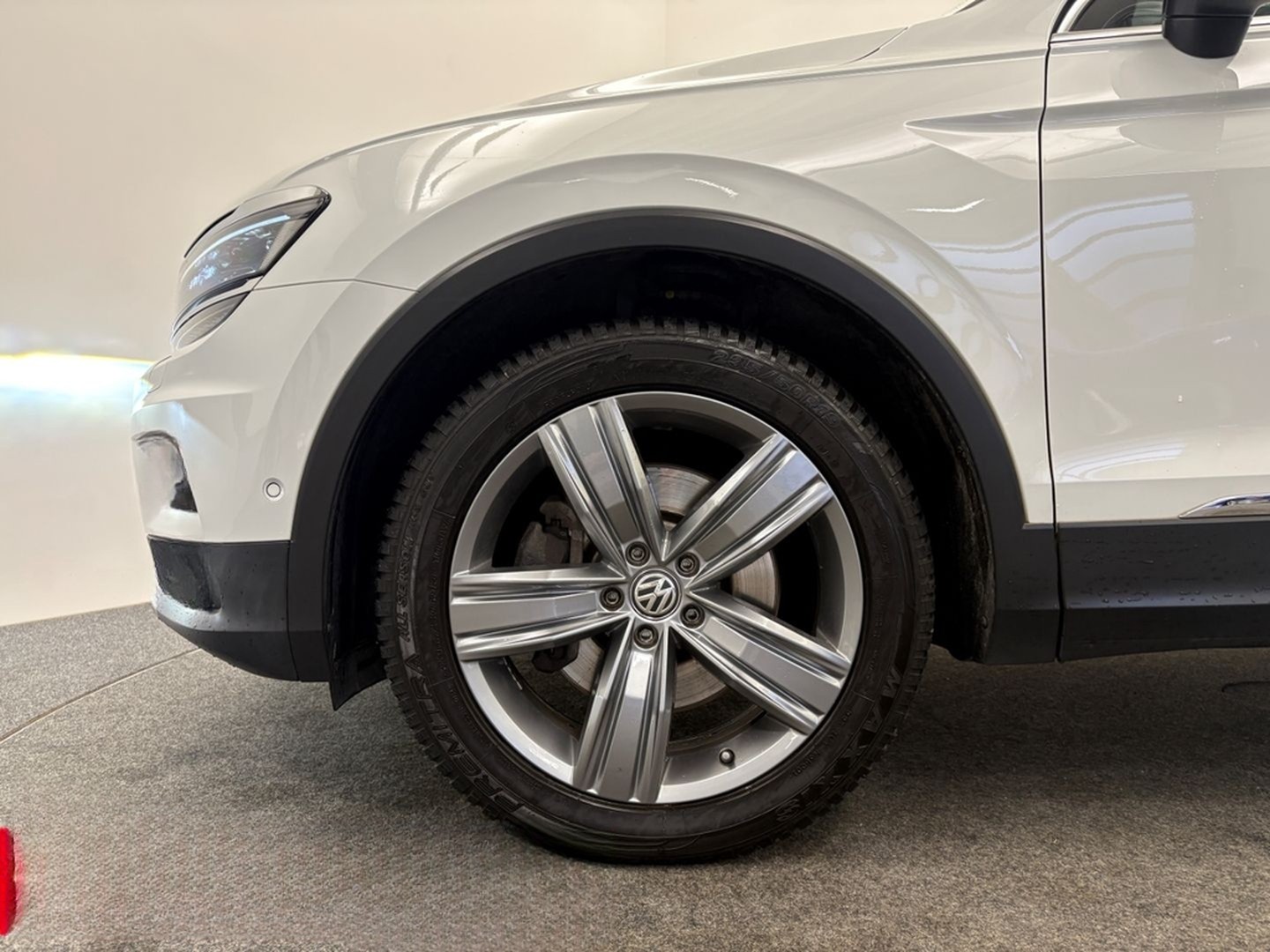 Volkswagen Tiguan 4Mo 2.0 TDI DSG Highline 19 LED PANO AREA foto 5