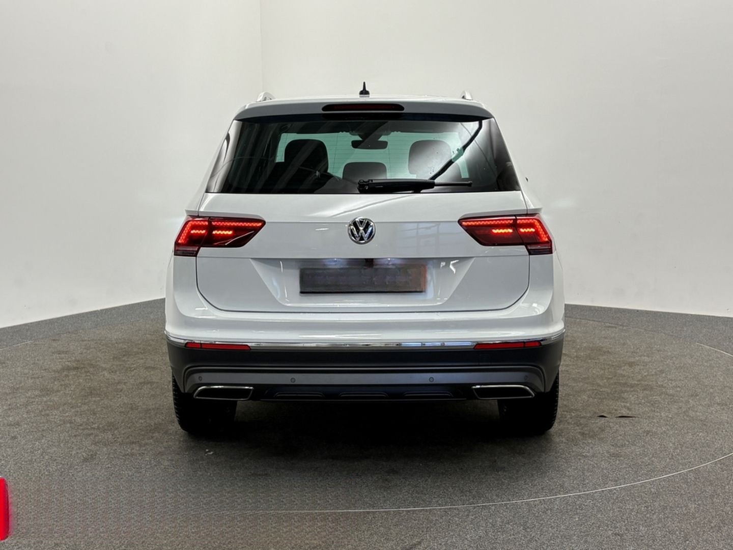 Volkswagen Tiguan 4Mo 2.0 TDI DSG Highline 19 LED PANO AREA foto 8