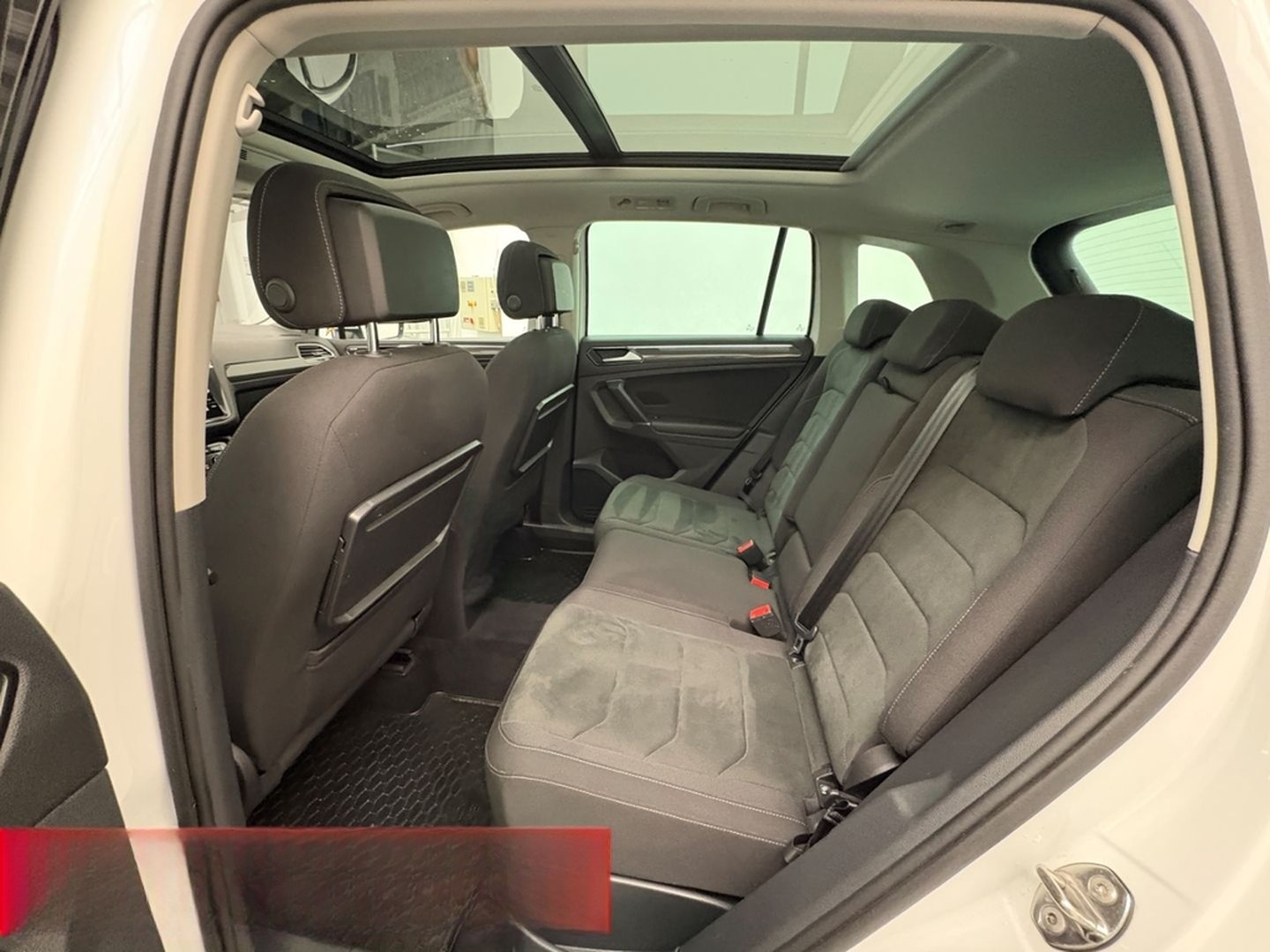 Volkswagen Tiguan 4Mo 2.0 TDI DSG Highline 19 LED PANO AREA foto 10
