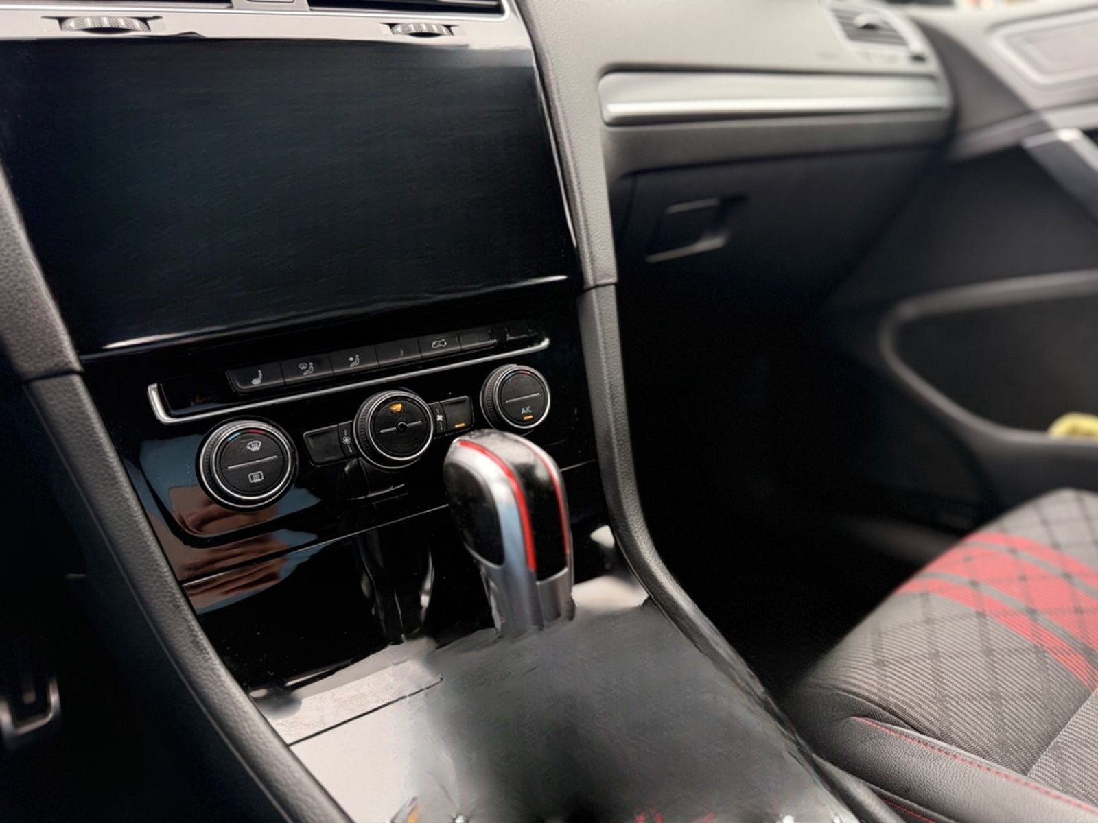 Volkswagen Golf VII Lim. GTI TCR/LEDER/ACC/NAVI/DYNAUDIO foto 13