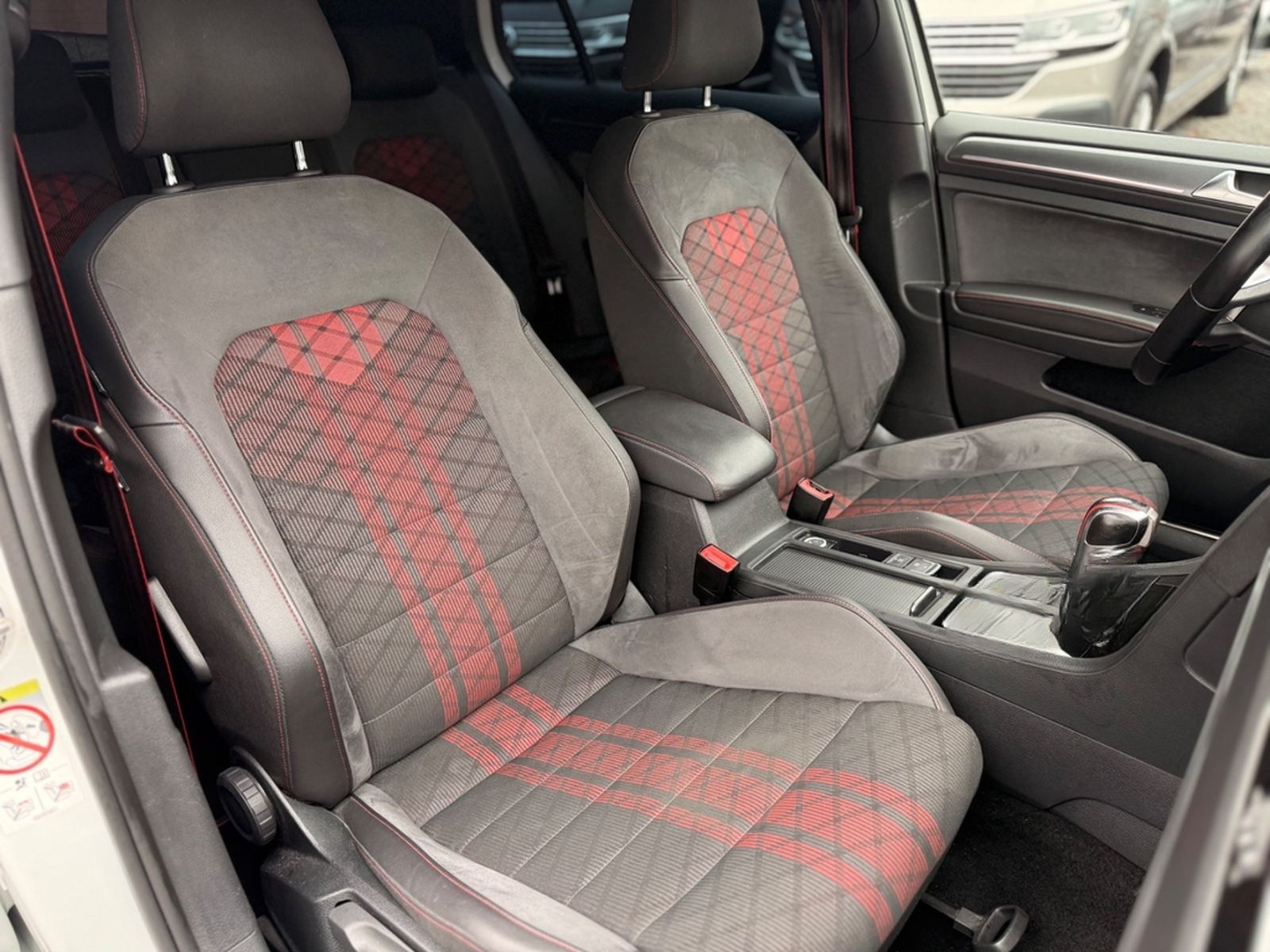 Volkswagen Golf VII Lim. GTI TCR/LEDER/ACC/NAVI/DYNAUDIO foto 10