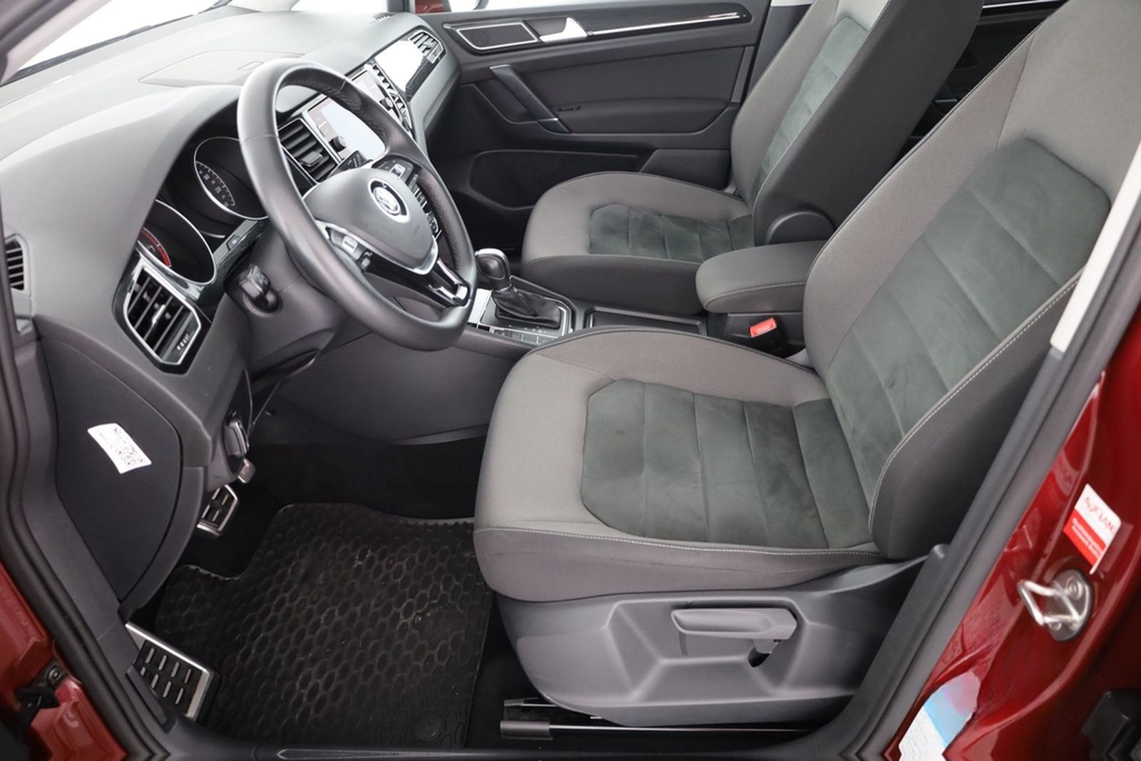 Volkswagen Golf VII Sportsvan 1.5 TSI DSG Highline LED ACC foto 22