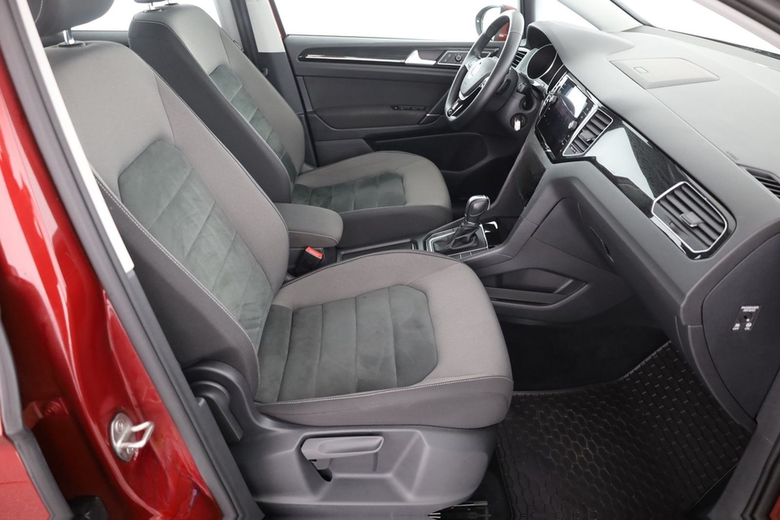 Volkswagen Golf VII Sportsvan 1.5 TSI DSG Highline LED ACC foto 23