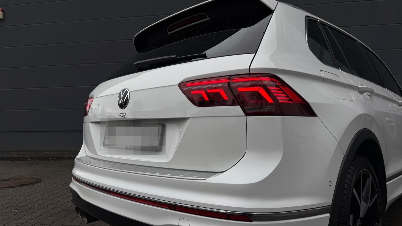 Volkswagen Tiguan R 4Motion*AHK-PANO-H&K-AKRAPOVIC-21 ZOLL* foto 10