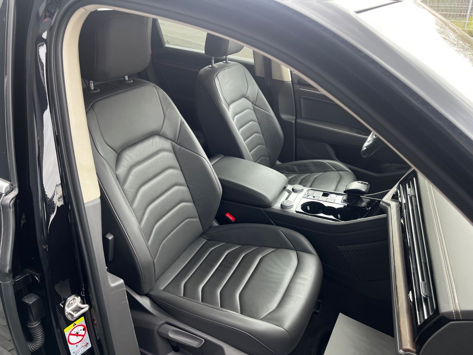Volkswagen Touareg Atmosphere 4Motion 3.0 V6 TDI/R-line foto 11