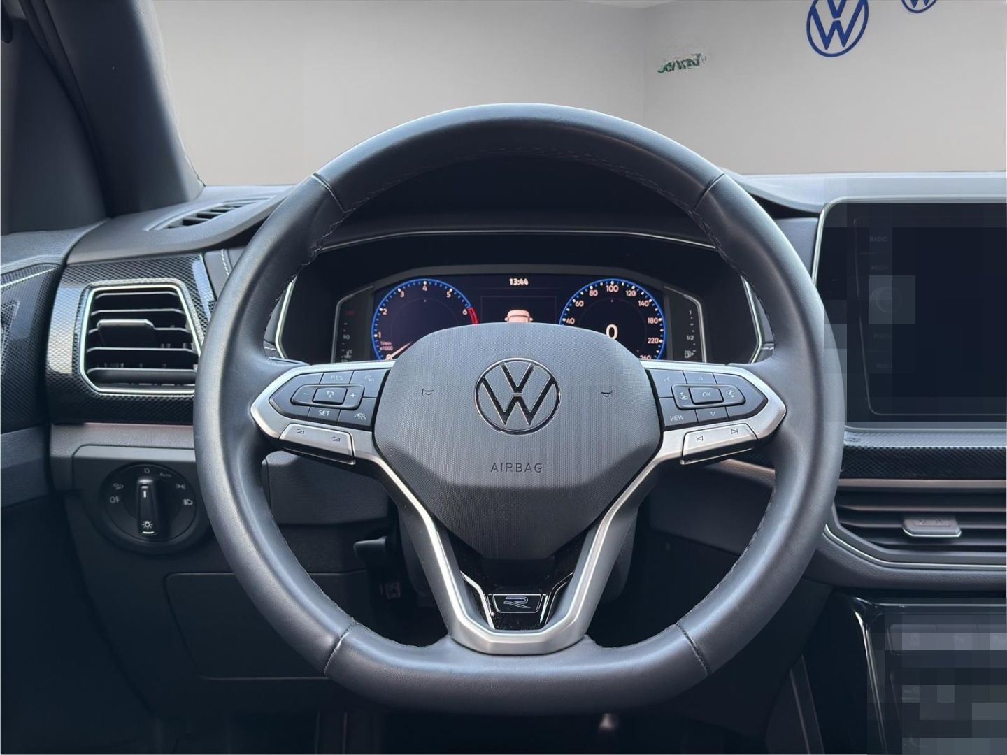 Volkswagen T-Cross R-Line 1.0 TSI DSG,IQ.LIGHT,AHK,PDC,SHZ foto 9