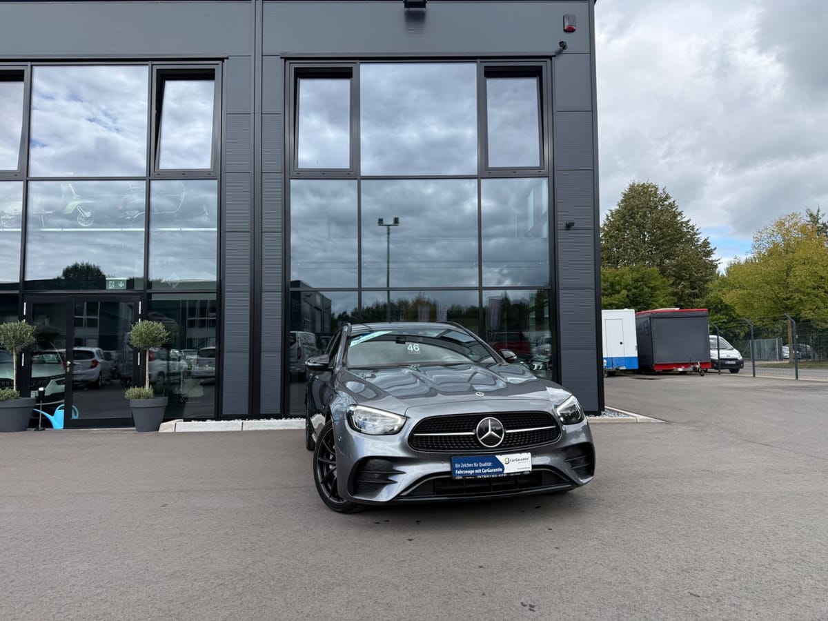 Mercedes-Benz E 220 E T Night Edition AMG ACC LED NAVI CAM PDC