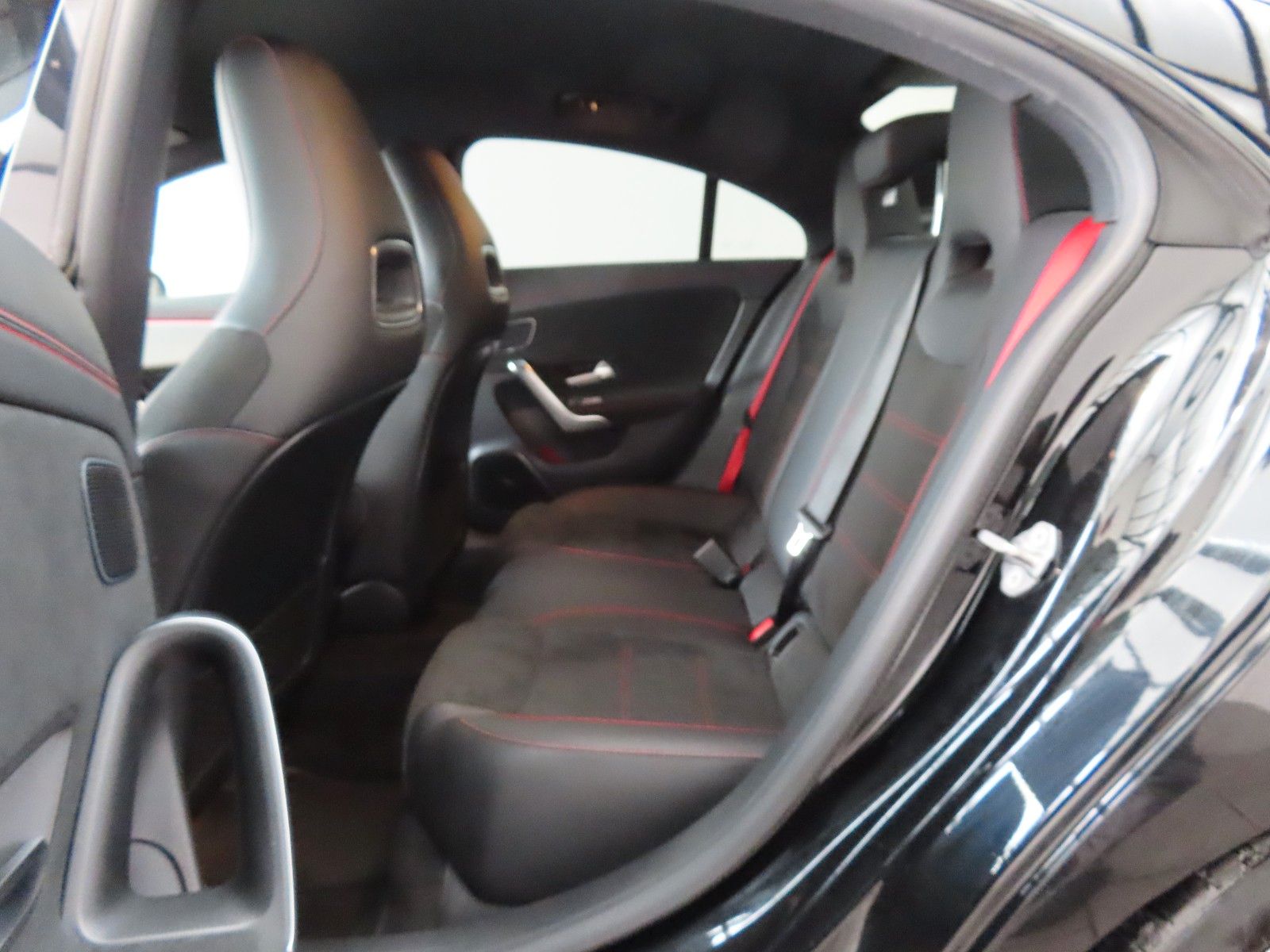 Mercedes-Benz CLA 45 AMG 4Matic+ Coupe Night Paket foto 12