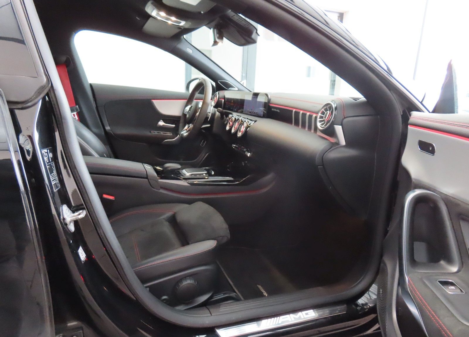 Mercedes-Benz CLA 45 AMG 4Matic+ Coupe Night Paket foto 14