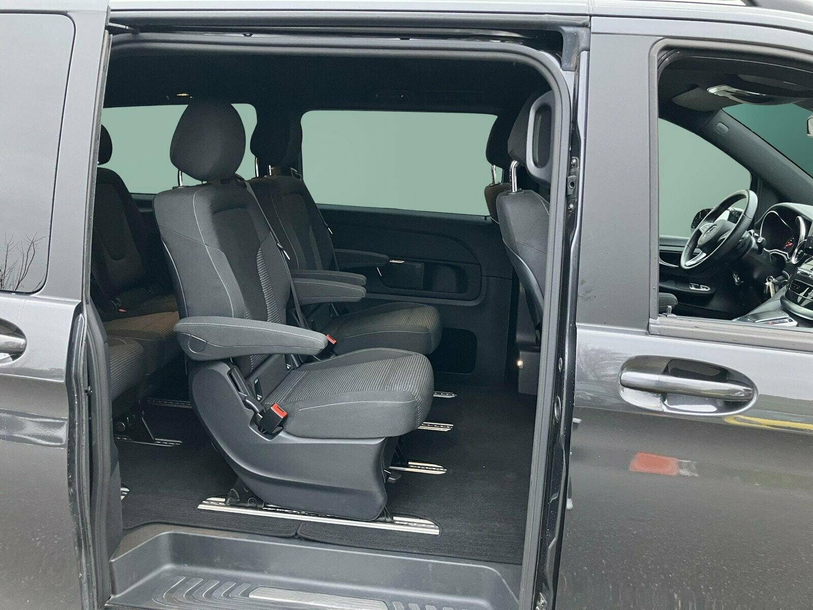 Mercedes-Benz EQV 300 Extralang DISTRO+EL-TÜREN+LED+BURMESTER foto 13