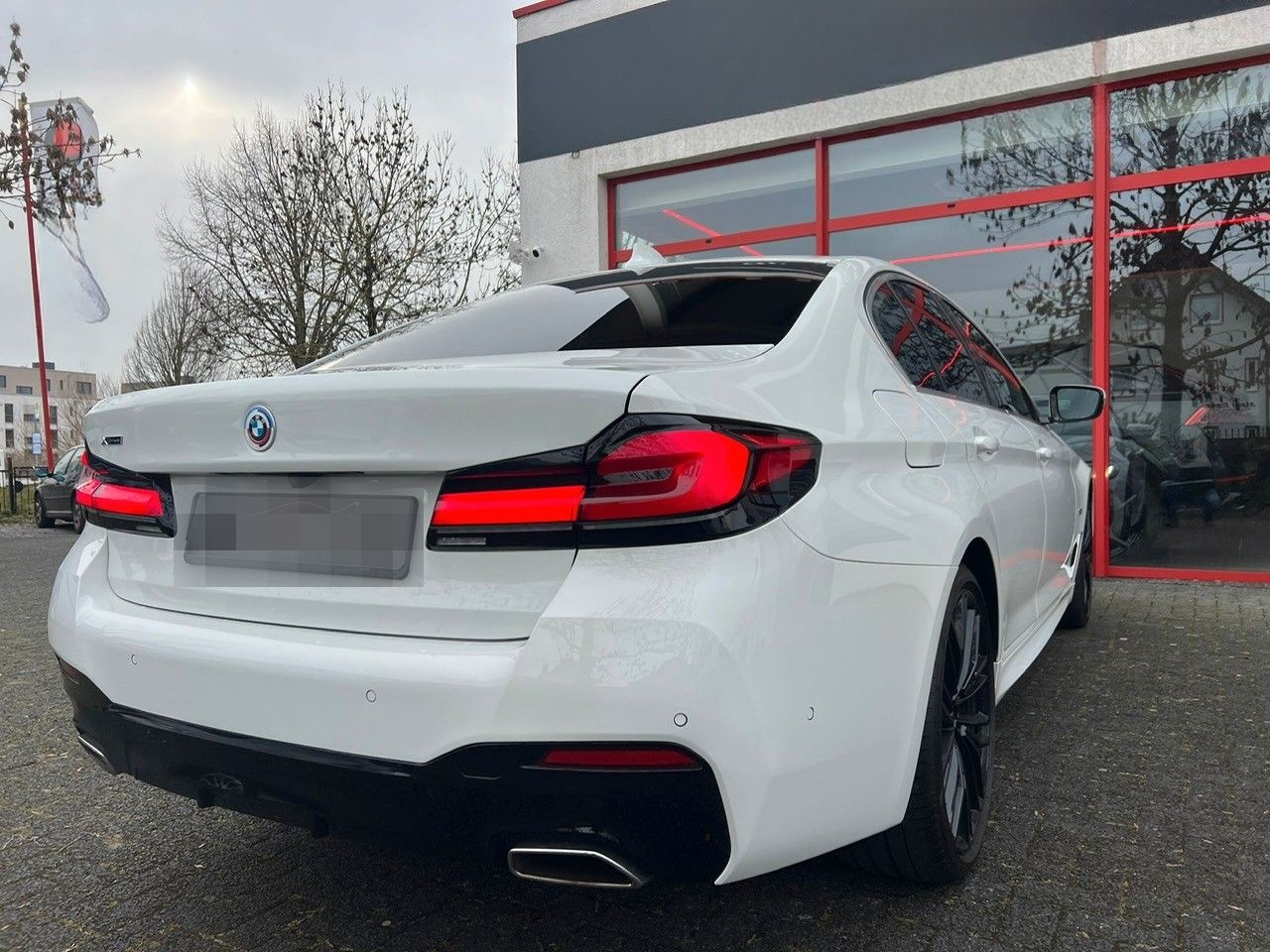 BMW 545 e xDrive M Sport SHZ/SHD/20"/HARMAN/Bmw M 50 foto 4