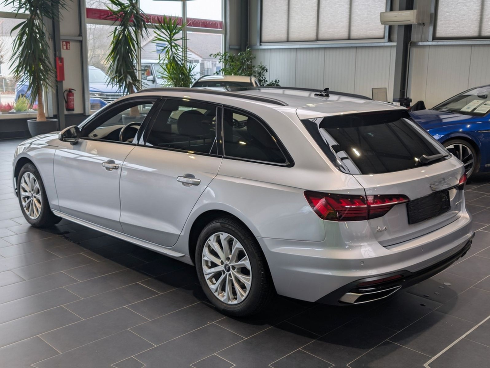 Audi A4 Avant 40 TFSI S tronic advanced 8-fach foto 2
