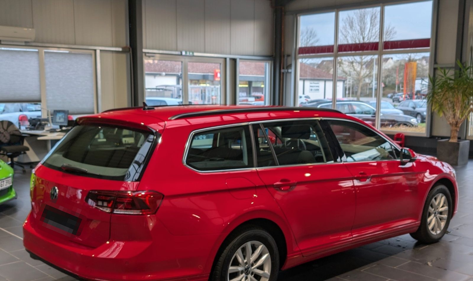 Volkswagen Passat Variant 2.0 TDI SCR DSG Business 8-fach foto 6