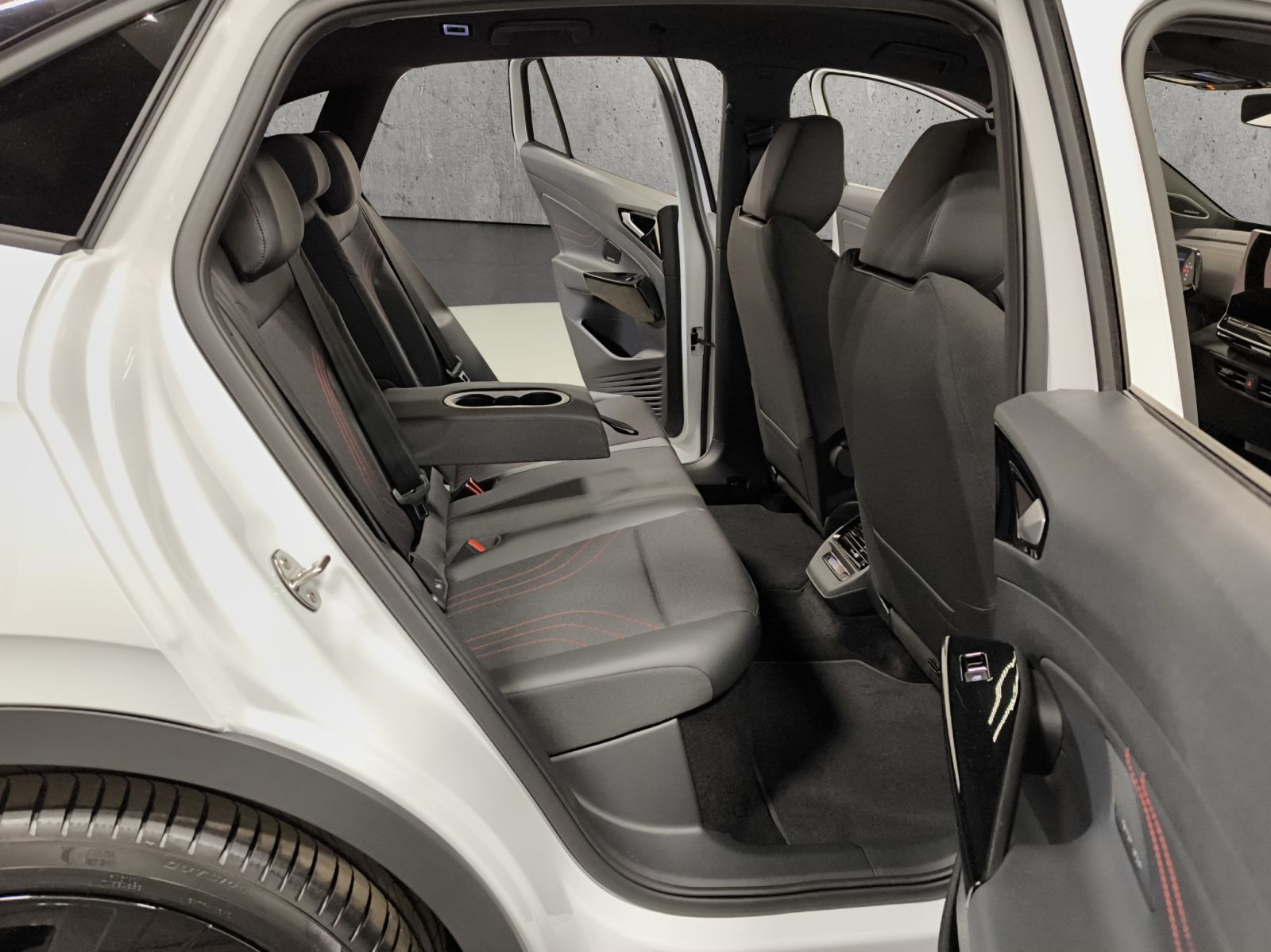 Volkswagen ID.5 GTX, Dach, Harman, AHK, DCC, Navi, Alu 21" foto 12