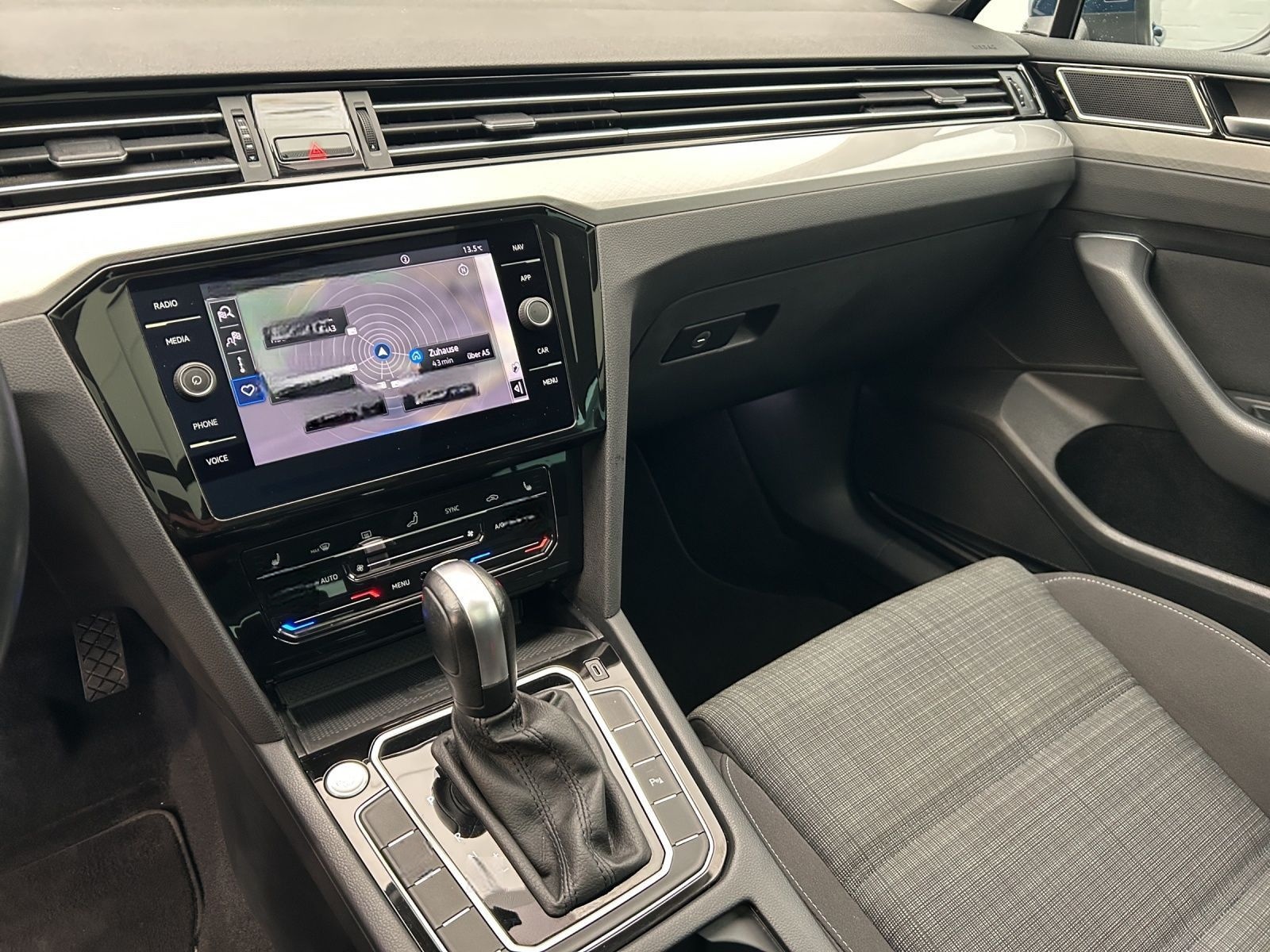 Volkswagen Passat Variant Business 2.0 TDI*NAVI*AHK*PANO*KA foto 6