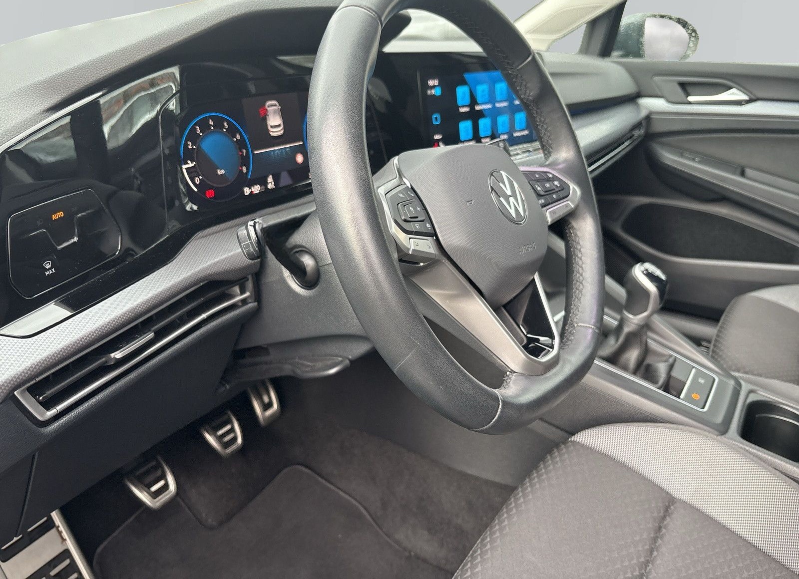 Volkswagen Golf VIII Active 1.5 TSI foto 4