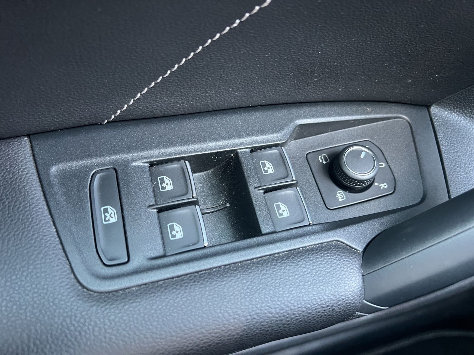 Volkswagen Tiguan eHybrid R-LINE LEDER HUD AHK ASSIST foto 8
