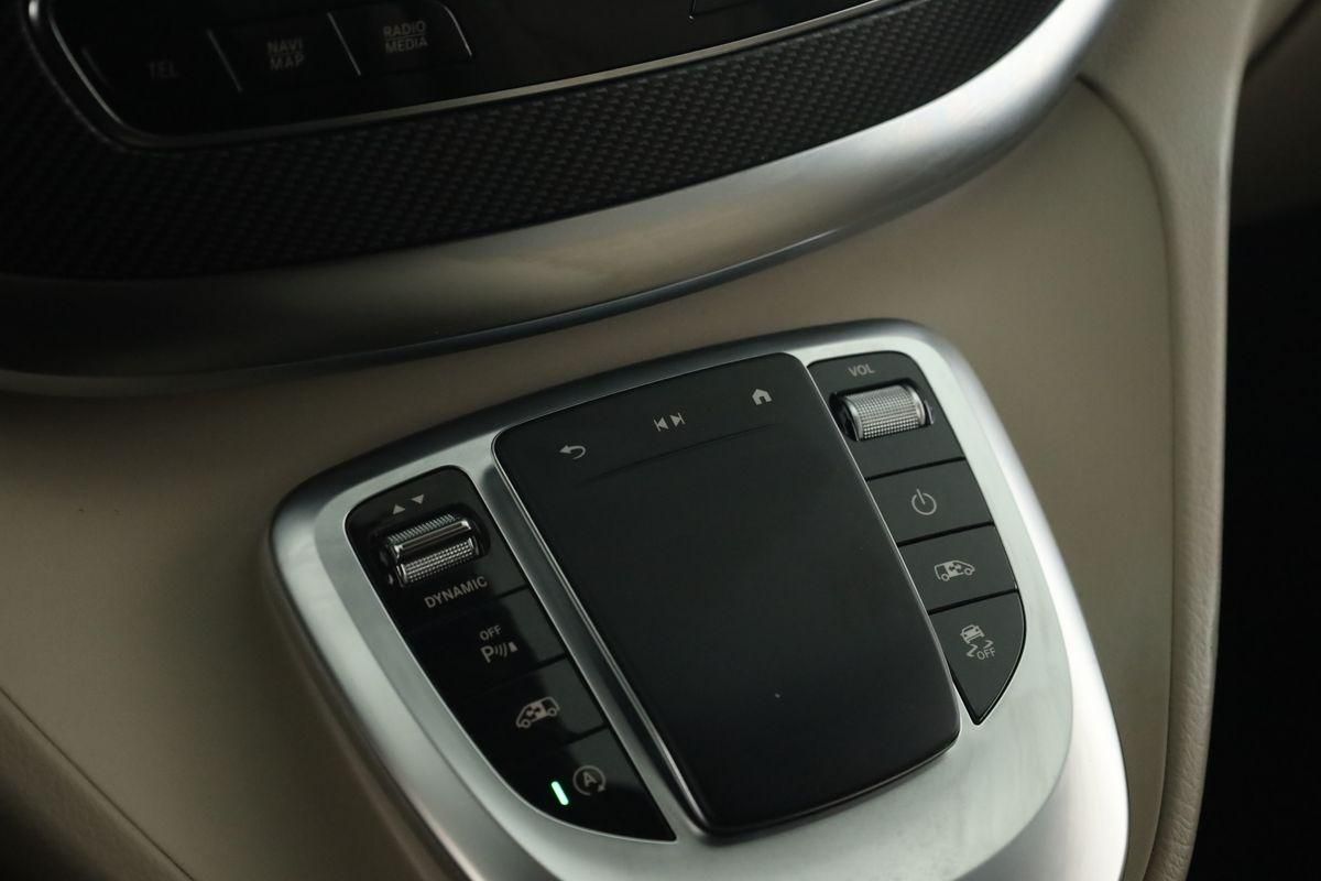 Mercedes-Benz V 300 d 4M extralang Avantgarde AMG 8S Navi 360 foto 22