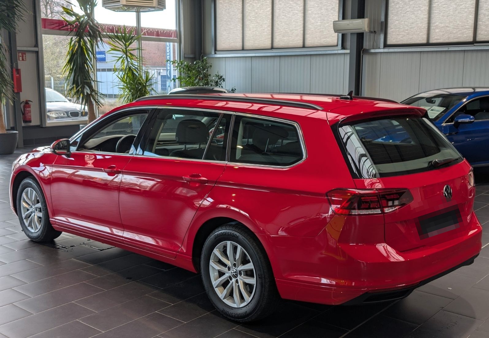 Volkswagen Passat Variant 2.0 TDI SCR DSG Business 8-fach foto 2