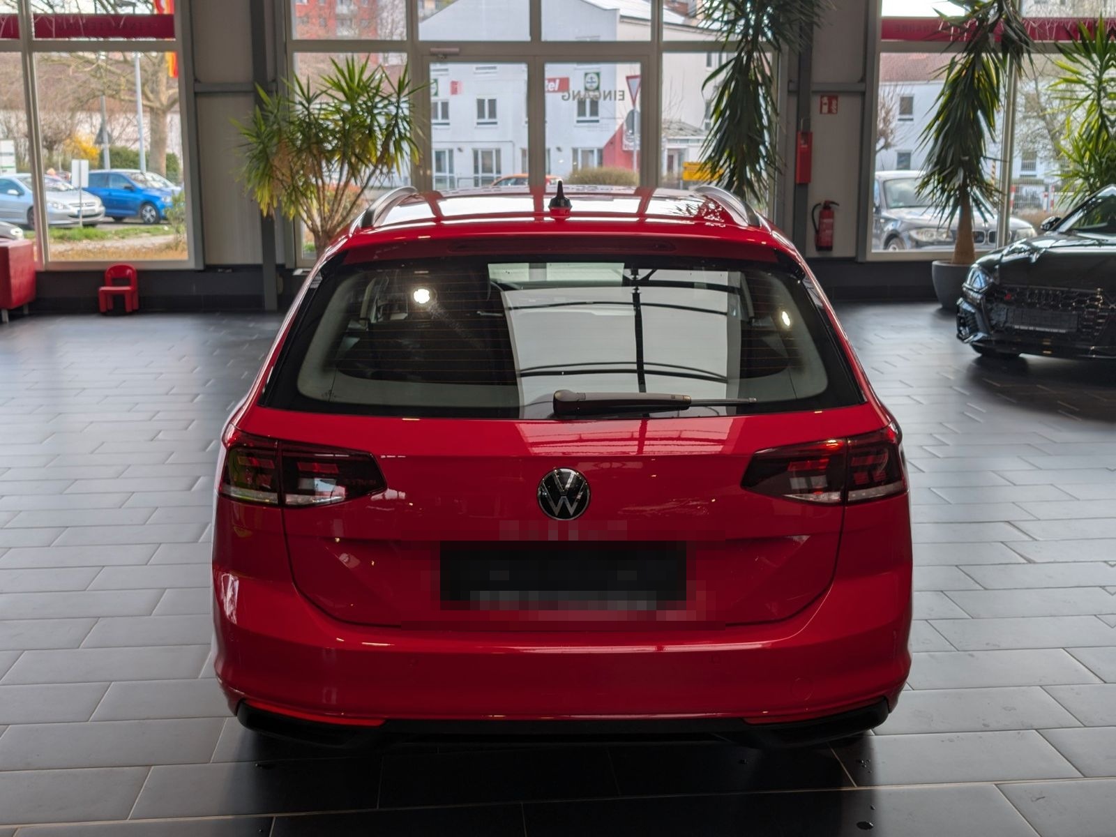 Volkswagen Passat Variant 2.0 TDI SCR DSG Business 8-fach foto 4