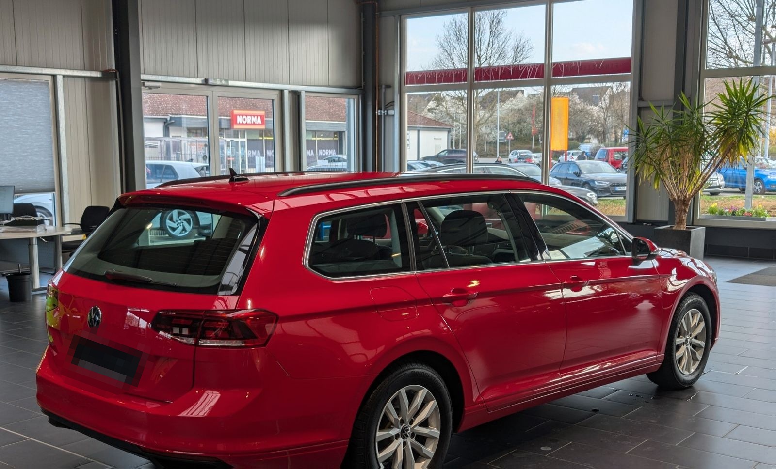 Volkswagen Passat Variant 2.0 TDI SCR DSG Business 8-fach foto 6