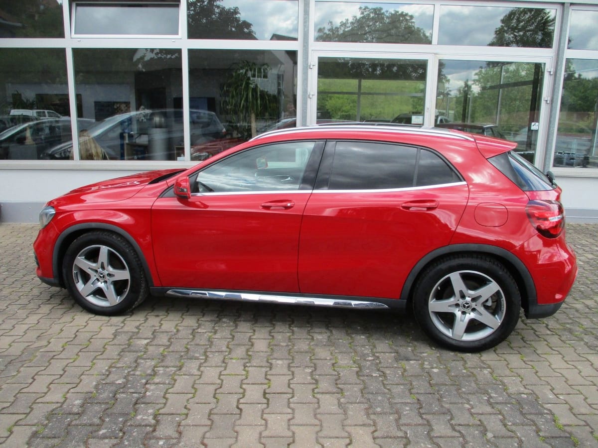 Mercedes-Benz GLA 200 2019
