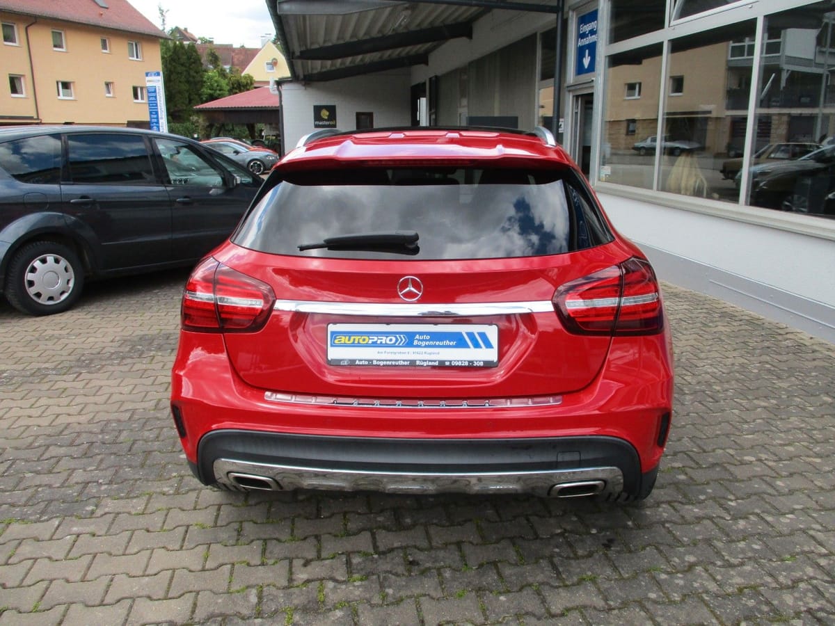 Mercedes-Benz GLA 200 AHK Allrad AMG 2. Hand Panorama foto 4